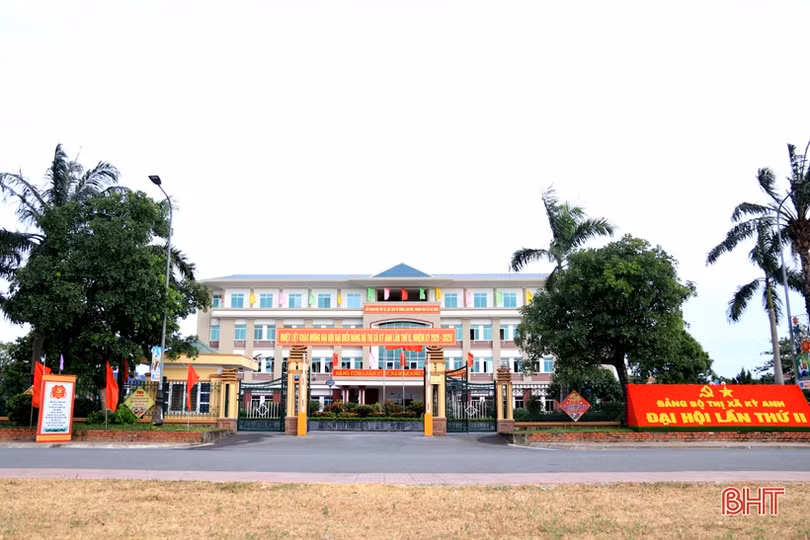 Thị xã Kỳ Anh rực rỡ cờ hoa chào mừng đại hội Đảng
