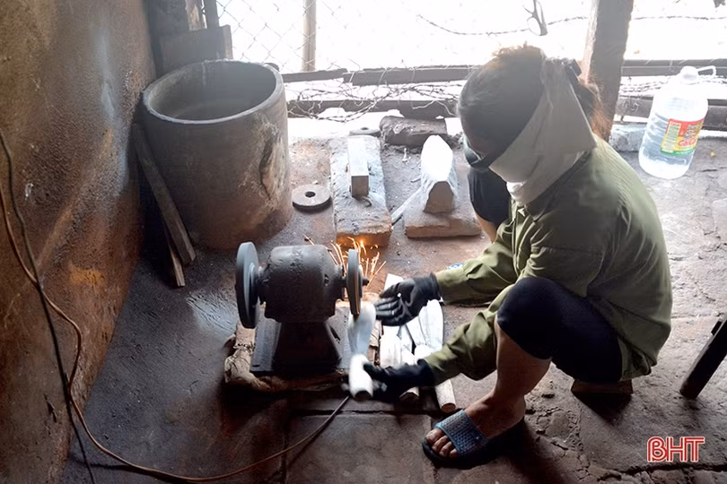 Làng rèn ở Hà Tĩnh “rực lửa” trong những ngày nắng nóng