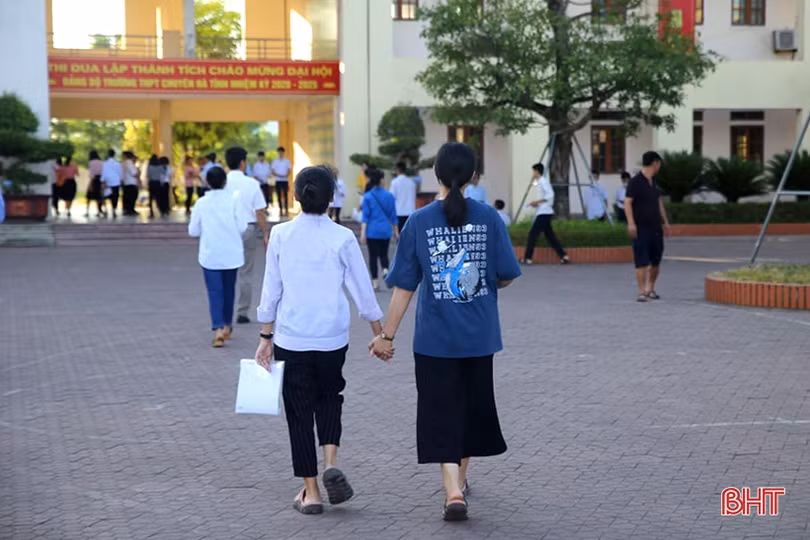 Sáng nay, gần 16.500 thí sinh Hà Tĩnh bước vào kỳ thi tuyển sinh lớp 10 THPT