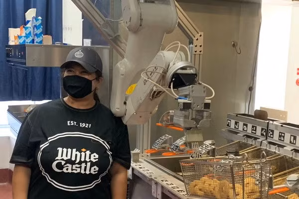 Mỹ: Robot đầu bếp - giải pháp đảm bảo giãn cách mùa đại dịch Covid-19