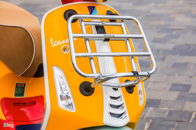 Chi tiết Vespa Primavera Sean Wotherspoon tại Việt Nam ảnh 4 Chi tiết Vespa Primavera bản giới hạn 50 chiếc tại Việt Nam, giá 135 triệu