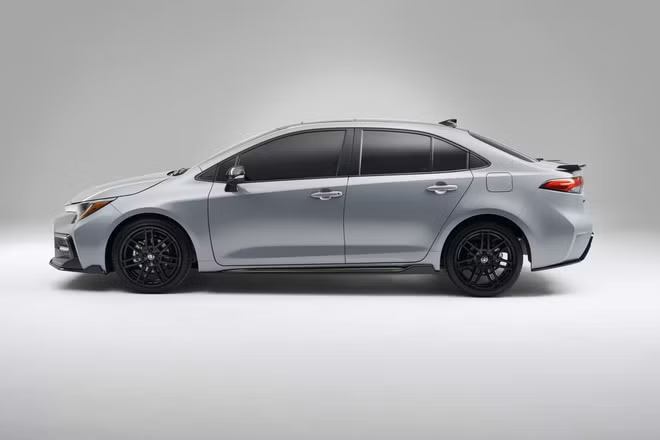 Toyota Corolla 2021 ra mắt bản đặc biệt - hầm hố và thể thao hơn