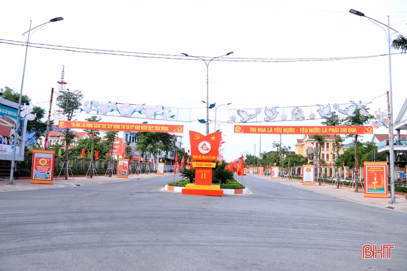 Thị xã Kỳ Anh rực rỡ cờ hoa chào mừng đại hội Đảng