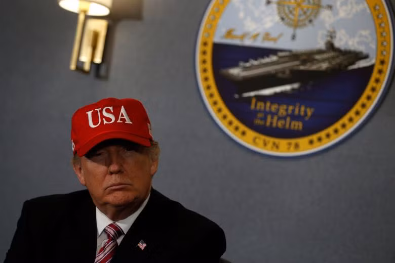 photo ong trump tham sieu tau san bay 13 ty usd