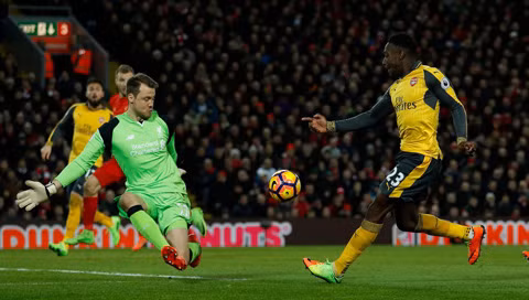huy diet arsenal liverpool tro lai top 3