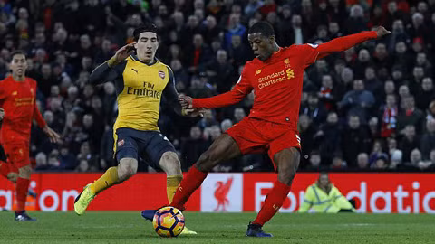 huy diet arsenal liverpool tro lai top 3