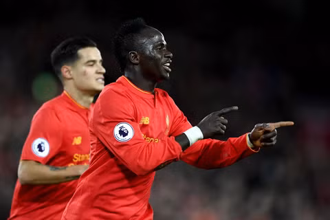 huy diet arsenal liverpool tro lai top 3