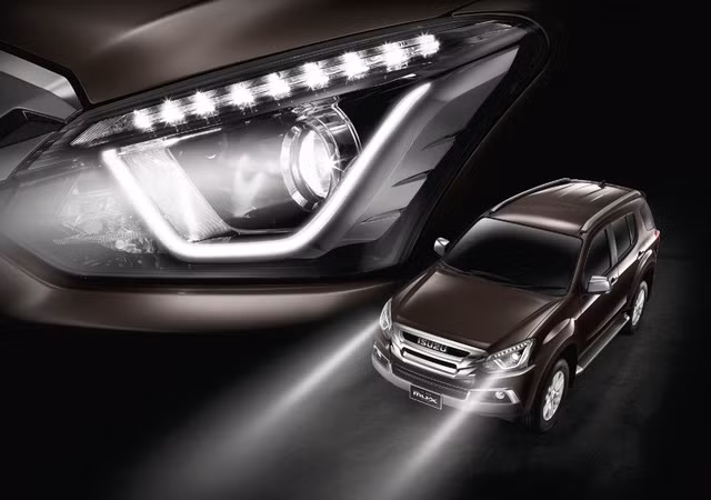 isuzu mu x 2017 chinh thuc trinh lang quyet dau toyota fortuner