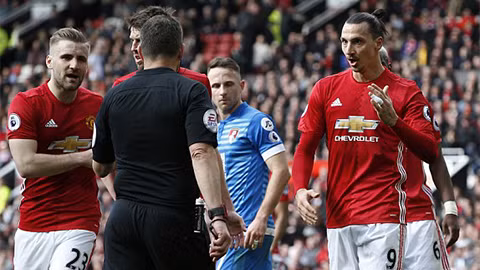 ibrahimovic da hong 11m m u giam chan o vi tri thu 6