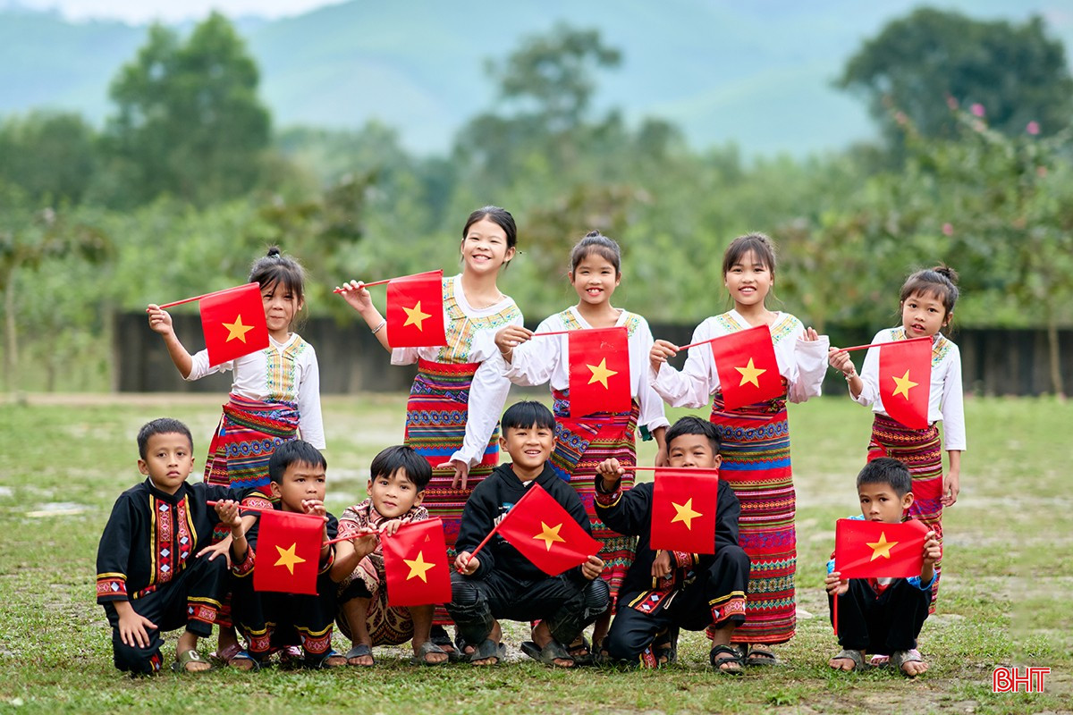Những hình ảnh cho thấy vẻ đẹp hồn nhiên của các em dân tộc Chứt.