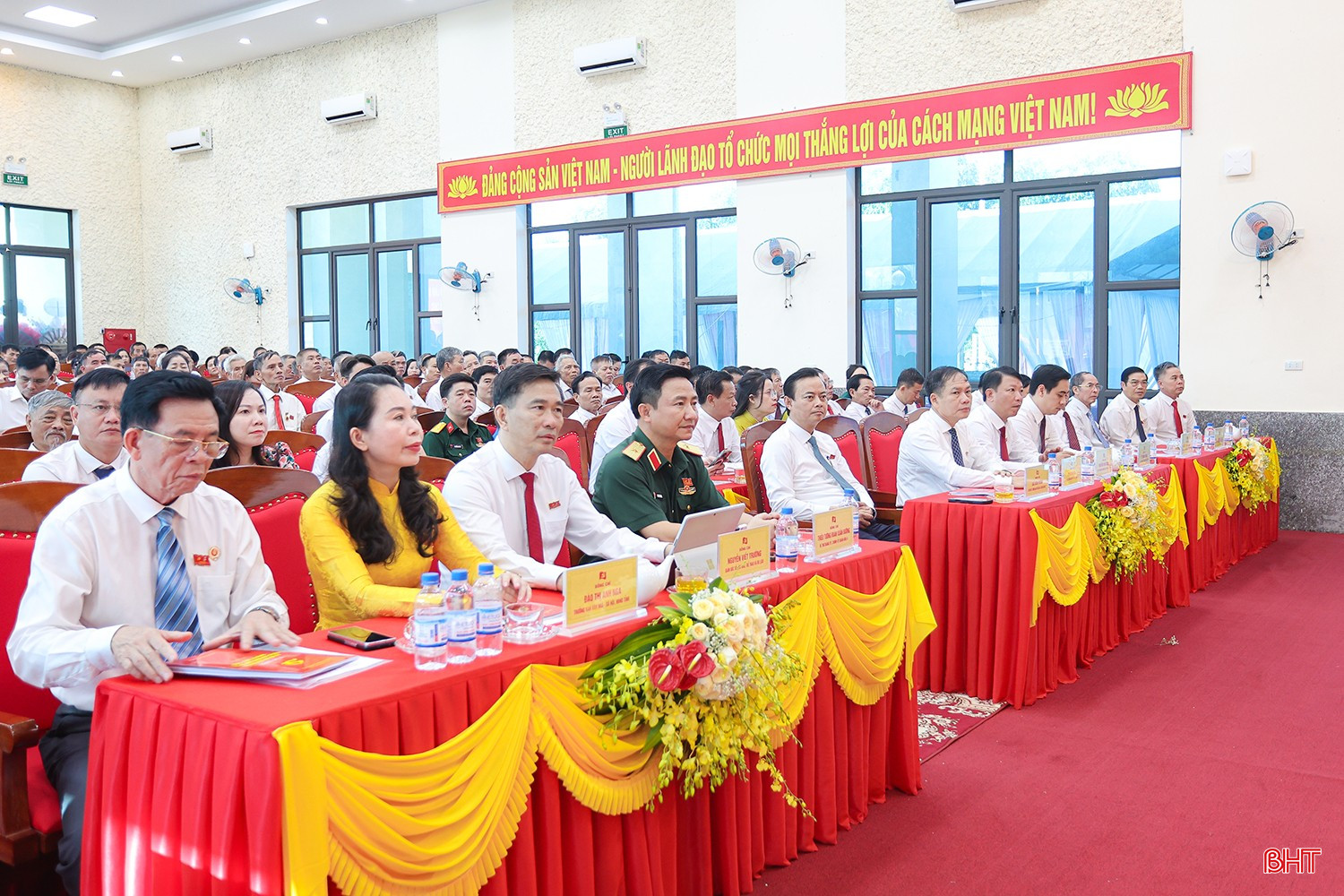 Đại biểu tham dự đại hội.