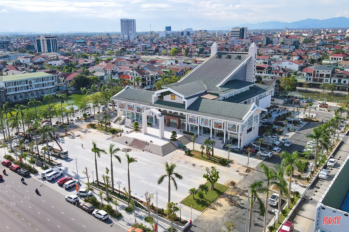 Trung tâm Văn hóa - Điện ảnh tỉnh là nơi sẽ diễn ra Đại hội đại biểu Đảng bộ tỉnh Hà Tĩnh lần thứ XX.