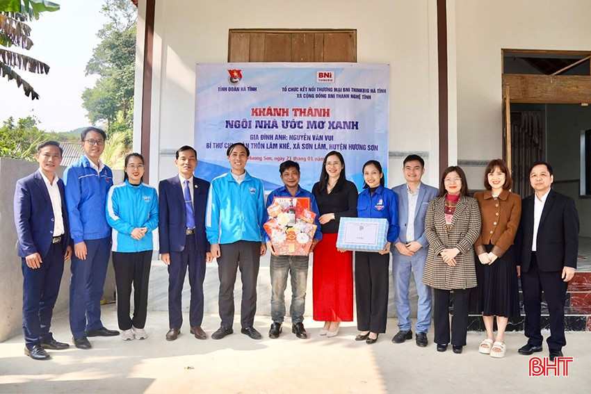 Khánh thành "Ngôi nhà ước mơ xanh" cho Bí thư chi đoàn có hoàn cảnh khó khăn ở xã Sơn Lâm (Hương Sơn).
