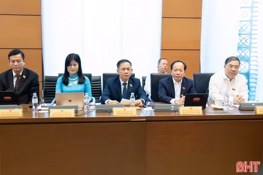 Đoàn ĐBQH tỉnh Hà Tĩnh đề xuất giải pháp nâng cao hiệu quả quản lý bưu chính, đo lường