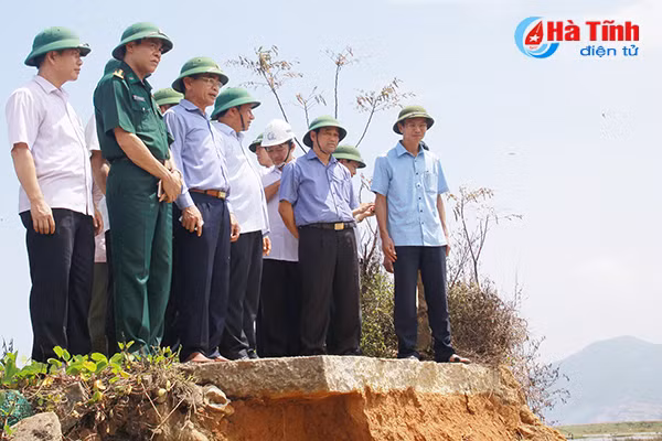 bi thu tinh uy khong de dan thieu doi tat ca hoc sinh den truong tu sang mai