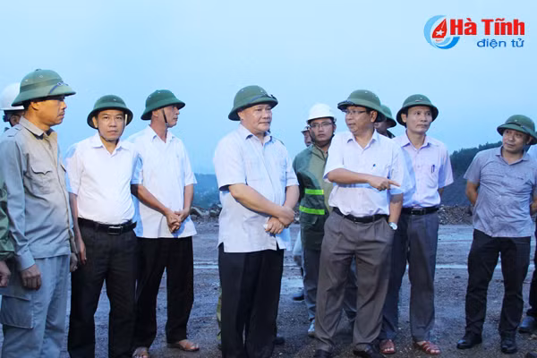 pho thu tuong khong duoc chu quan lo la chu dong ung pho voi bao