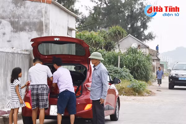 ha tinh khan truong di doi dan khoi vung nguy hiem truoc khi bao vao