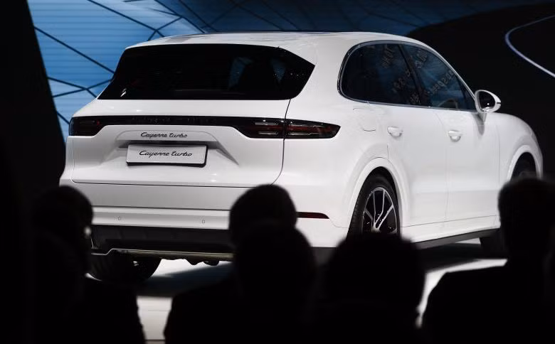 man nhan voi dan xe hop an tuong tai frankfurt auto show 2017