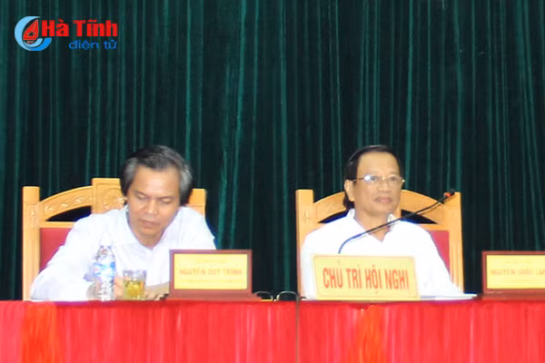 doi ngu can bo huong son co su truong thanh ve moi mat