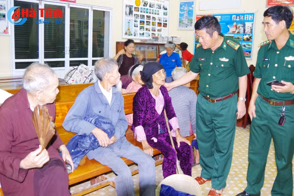 ha tinh khan truong di doi dan khoi vung nguy hiem truoc khi bao vao