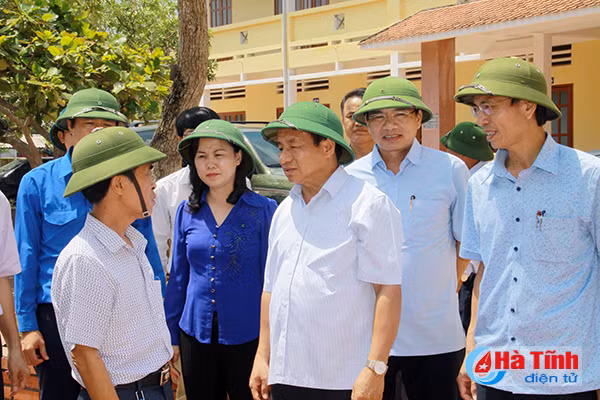 bi thu tinh uy khong de dan thieu doi tat ca hoc sinh den truong tu sang mai