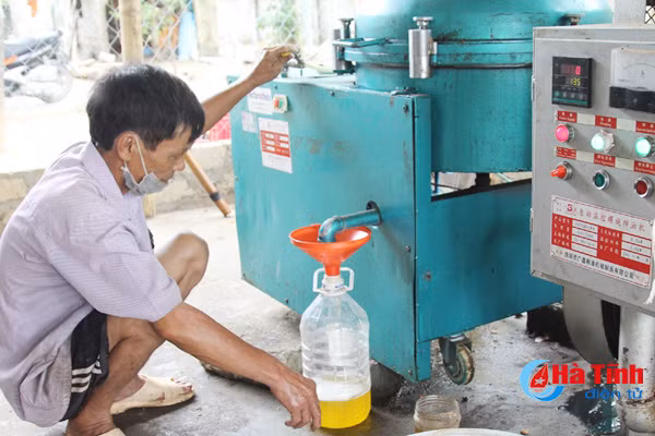 bat an thuc pham cong nghiep dan lang thuy khoi phuc nghe ep dau lac