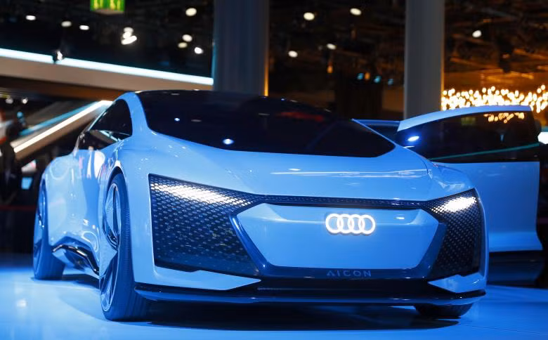 man nhan voi dan xe hop an tuong tai frankfurt auto show 2017