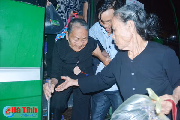 ha tinh khan truong di doi dan khoi vung nguy hiem truoc khi bao vao