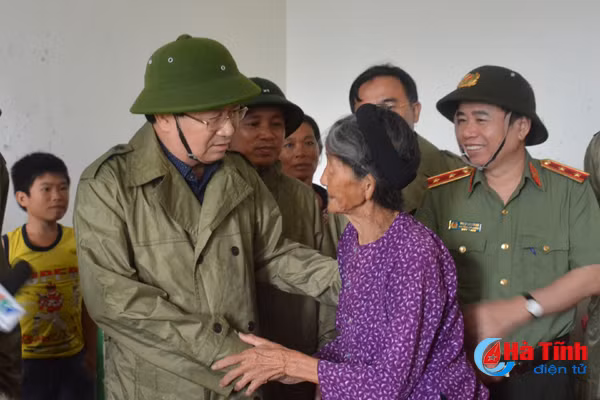 pho thu tuong trinh dinh dung tap trung giup dan khac phuc hau qua mua bao