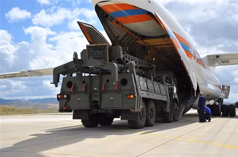 Nga bất ngờ hoãn giao tổ hợp S-400 thứ hai cho Thổ?