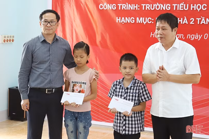 Tập đoàn TNG Holdings Vietnam tài trợ 9,8 tỷ đồng xây 2 trường học ở Hương Sơn