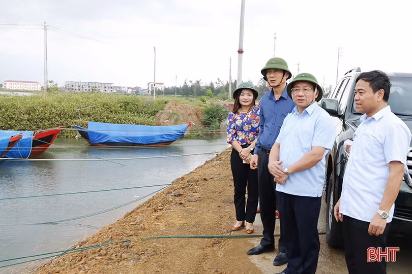 Bí thư Tỉnh ủy Lê Đình Sơn: Tăng cường lực lượng, đảm bảo an toàn tính mạng và tài sản cho người dân