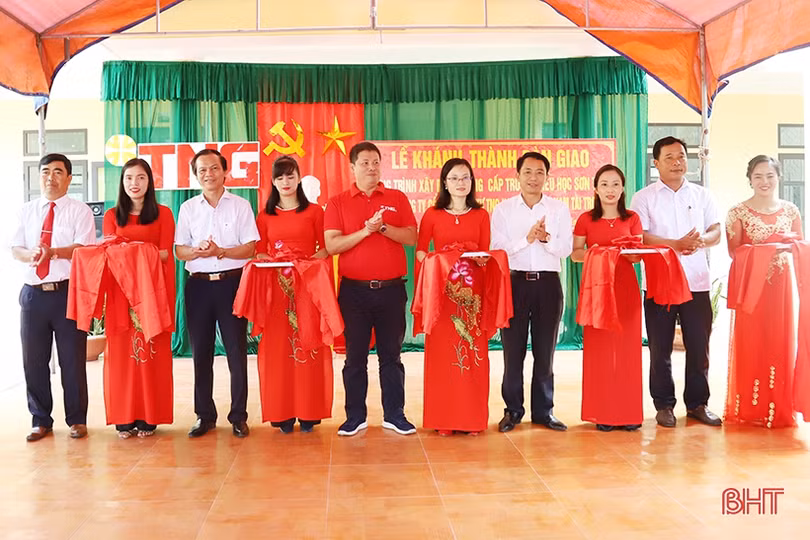 Tập đoàn TNG Holdings Vietnam tài trợ 9,8 tỷ đồng xây 2 trường học ở Hương Sơn