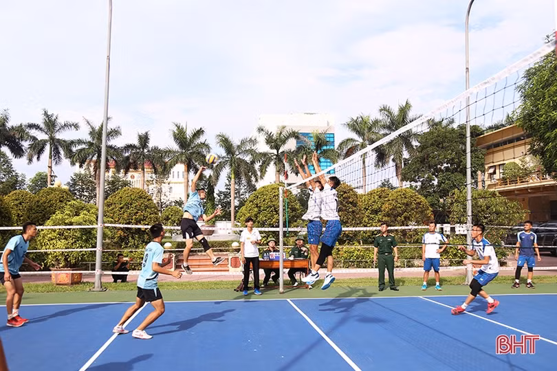 Hơn 300 VĐV tham gia Hội thao Thể dục thể thao Quân khu 4 tại Hà Tĩnh