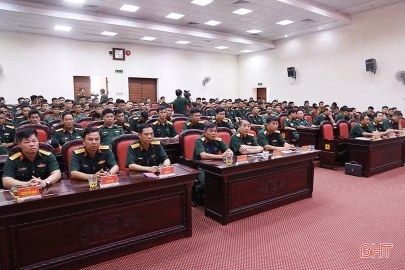 Hơn 300 VĐV tham gia Hội thao Thể dục thể thao Quân khu 4 tại Hà Tĩnh
