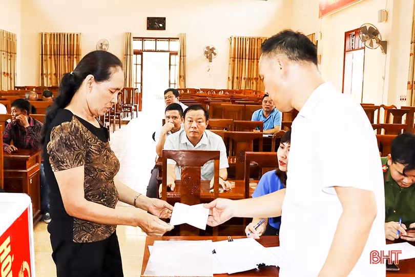 6 hộ dân cuối cùng ở Đức Thọ bốc thăm nhận đất tái định cư dự án cao tốc Bắc - Nam