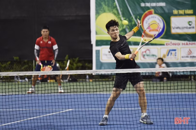 Trao giải Tennis tranh Cúp Xổ số kiến thiết Hà Tĩnh 
