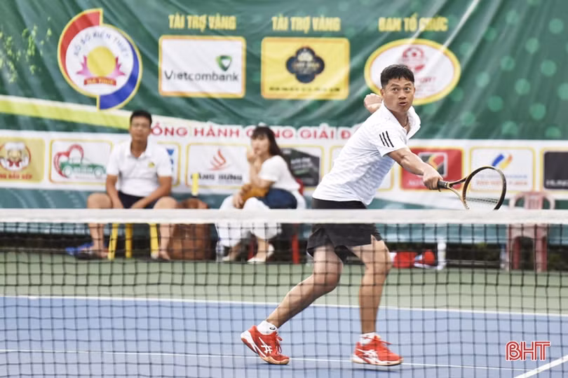 Trao giải Tennis tranh Cúp Xổ số kiến thiết Hà Tĩnh 