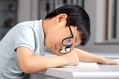 ​Hơn 14 triệu người Việt Nam mắc tật khúc xạ ảnh 1