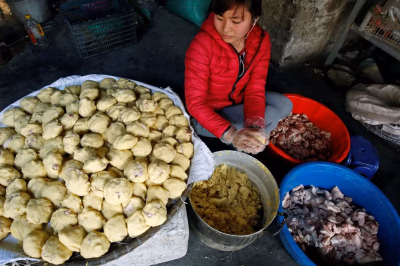 don tet mau tuat o viet nam qua ong kinh cac hang thong tan noi tieng