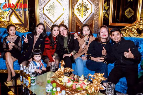 bo tui cac cua hang dich vu mo cua dip tet tai tp ha tinh