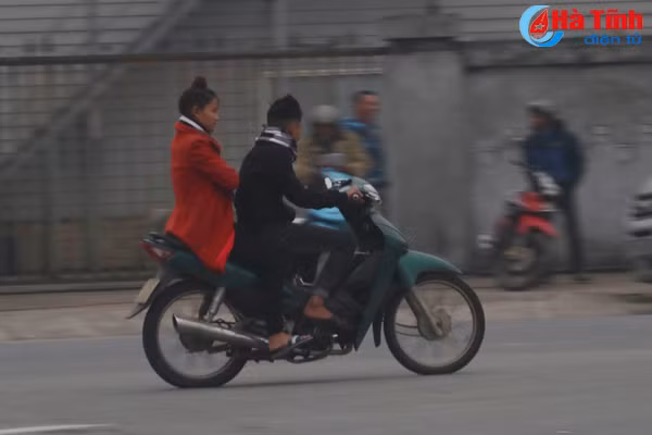di dao tet nhieu nam thanh nu tu quen mu bao hiem
