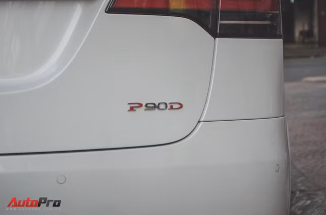can canh chiec xe dien tesla model x p90d dau tien ve viet nam