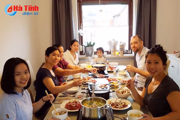 kieu bao nghe tinh ron rang don tet viet o troi tay
