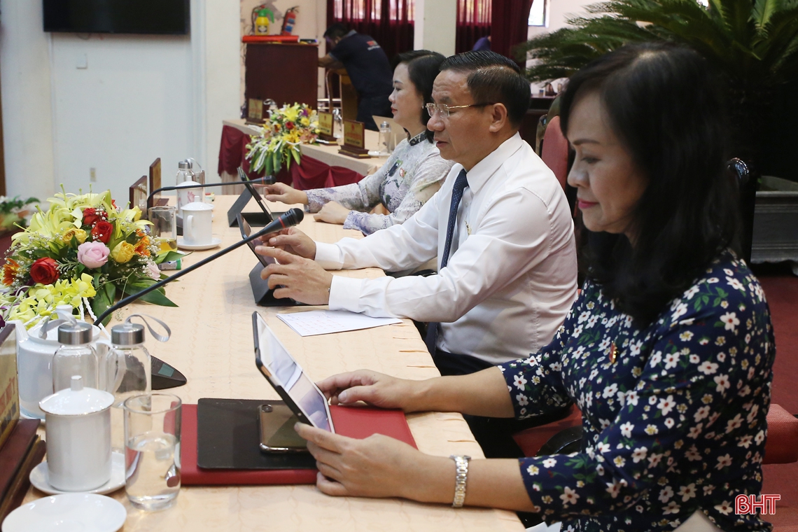 HĐND tỉnh Hà Tĩnh hoàn thành “kỳ họp không giấy”, thông qua 14 nghị quyết quan trọng