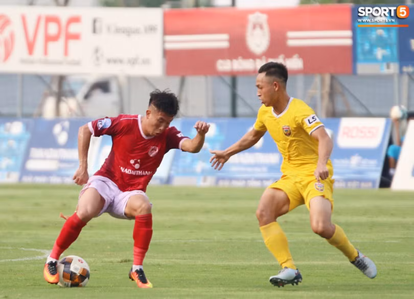 Đánh bại Phố Hiến 4-1, Hồng Lĩnh Hà Tĩnh thể hiện bản lĩnh của nhà vô địch