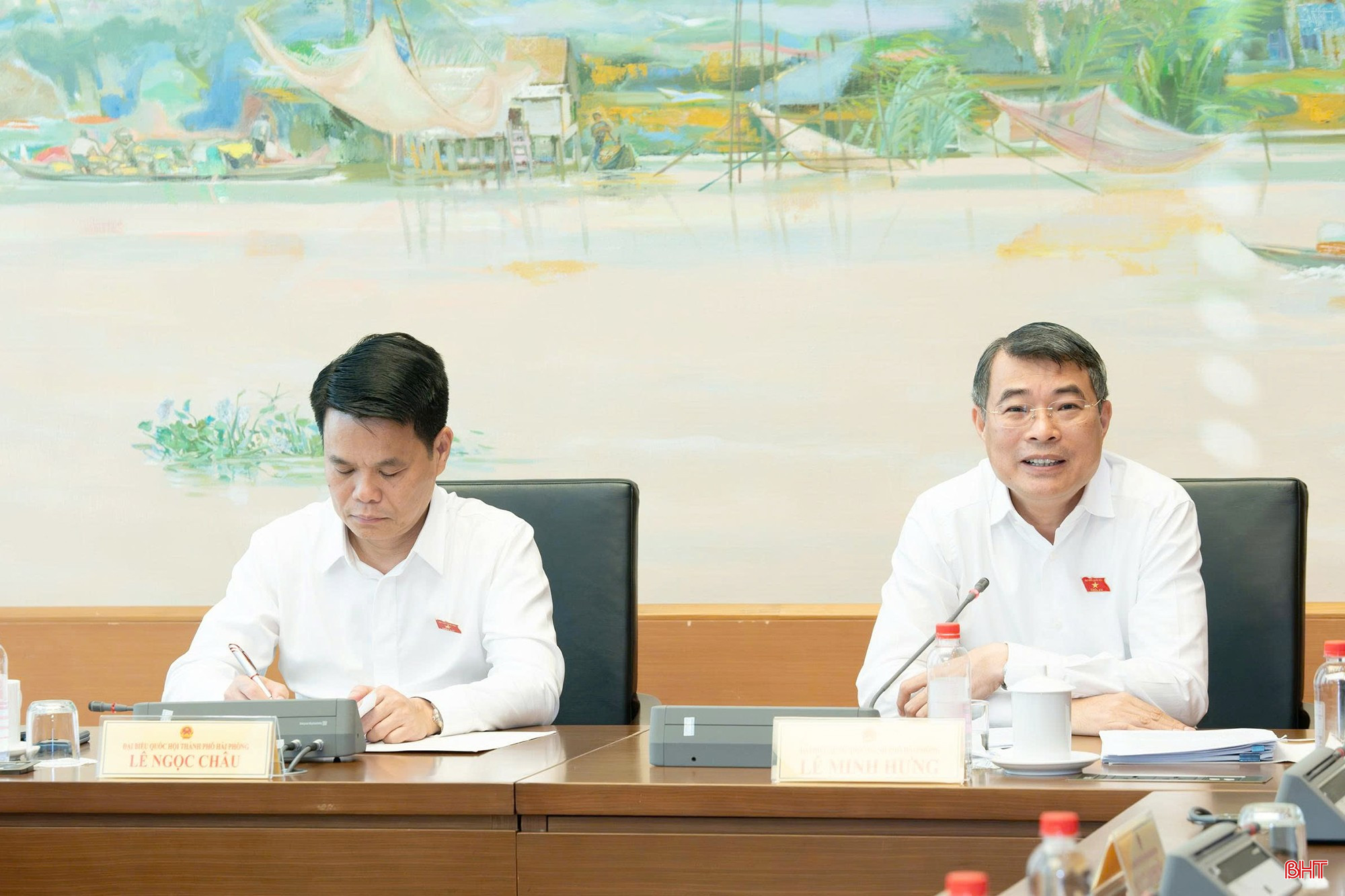 Đồng chí Lê Minh Hưng - Ủy viên Bộ Chính trị, Thủ tướng Chính phủ (Đoàn ĐBQH TP Hải Phòng) tại phiên thảo luận tổ.