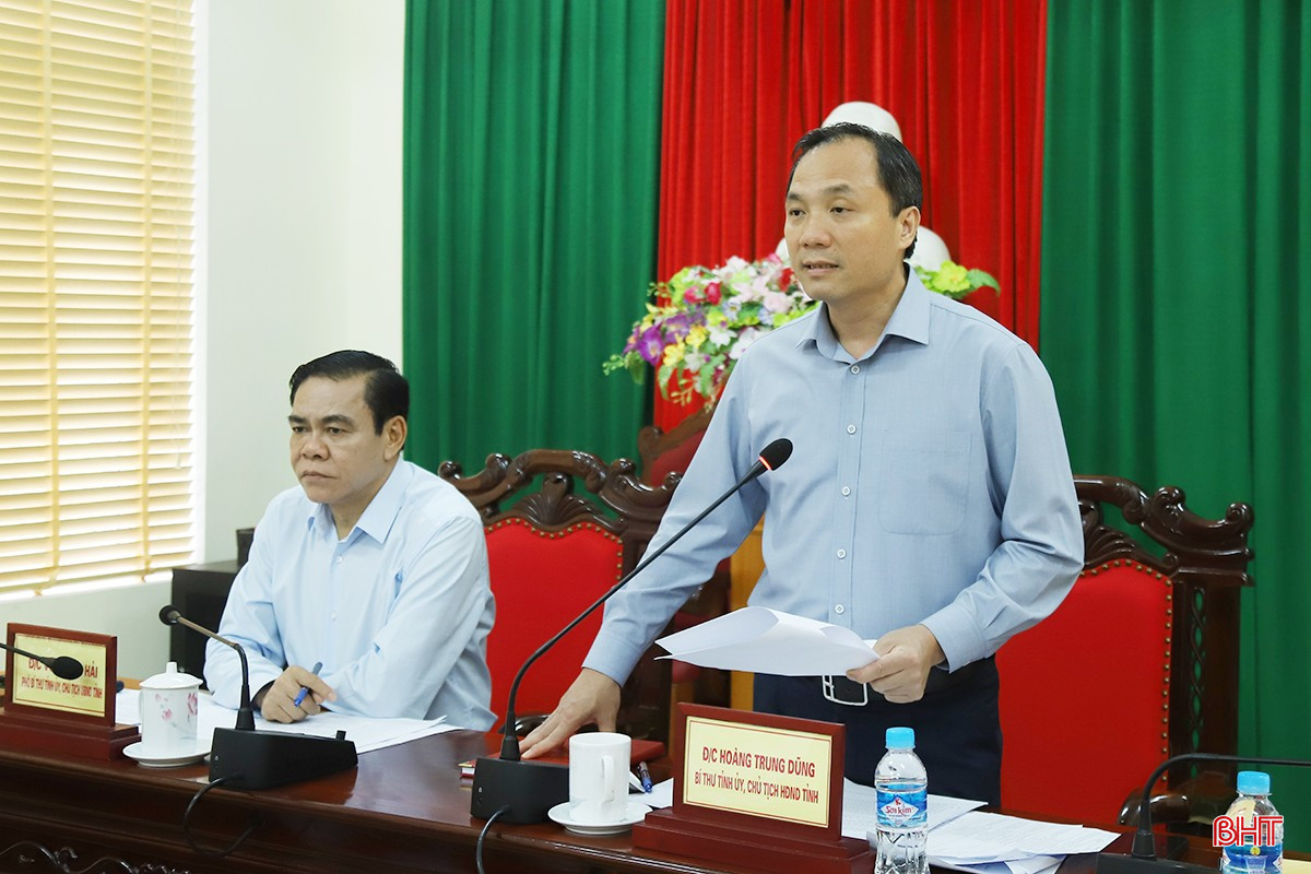 Bí thư Tỉnh uỷ Hoàng Trung Dũng phát biểu tại phiên tiếp công dân.