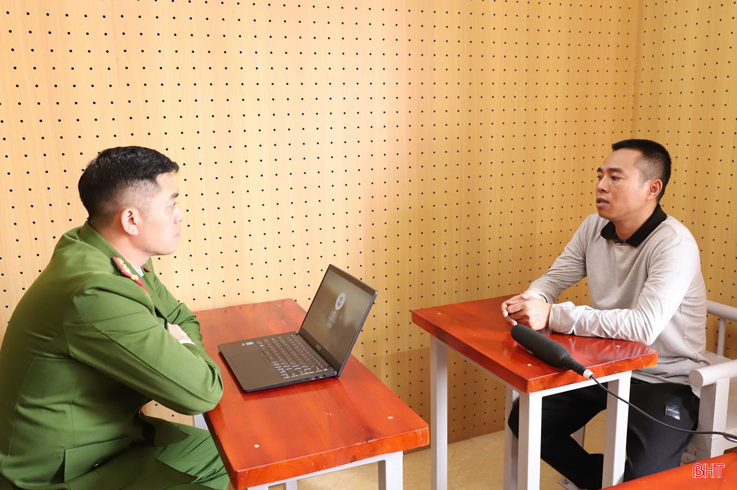 Cơ quan điều tra (Công an tỉnh Hà Tĩnh) làm việc với Phạm Văn Diệm.