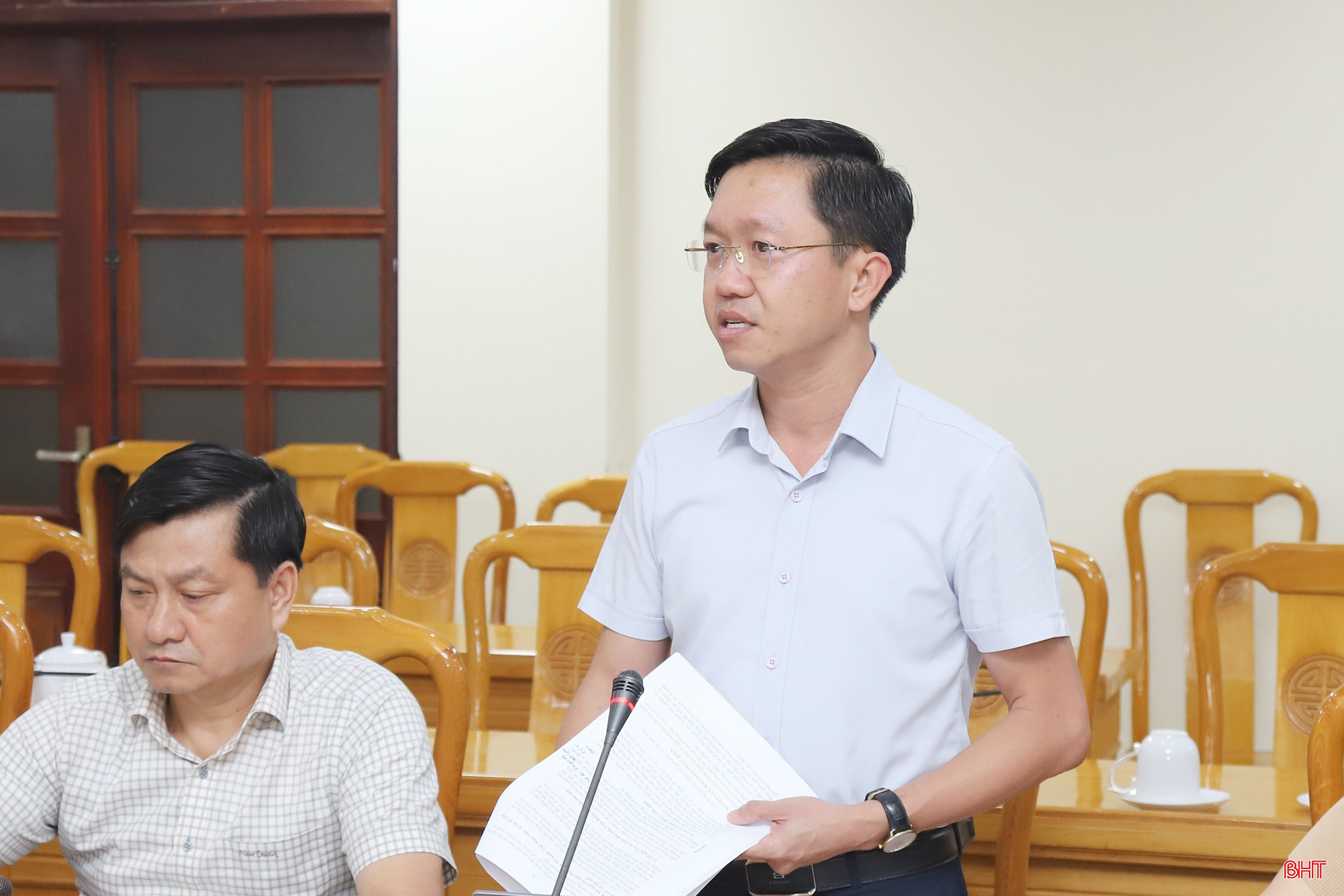 Phó Viện trưởng Viện KSND tỉnh Nguyễn Văn Đức tham gia ý kiến tại cuộc họp.